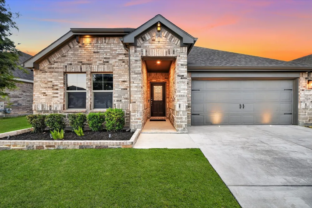 2128 Gill Star Drive Haslet, TX 76052