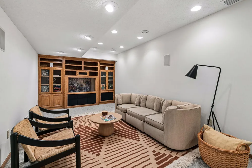 10460 170th Street W Lakeville, MN 55044