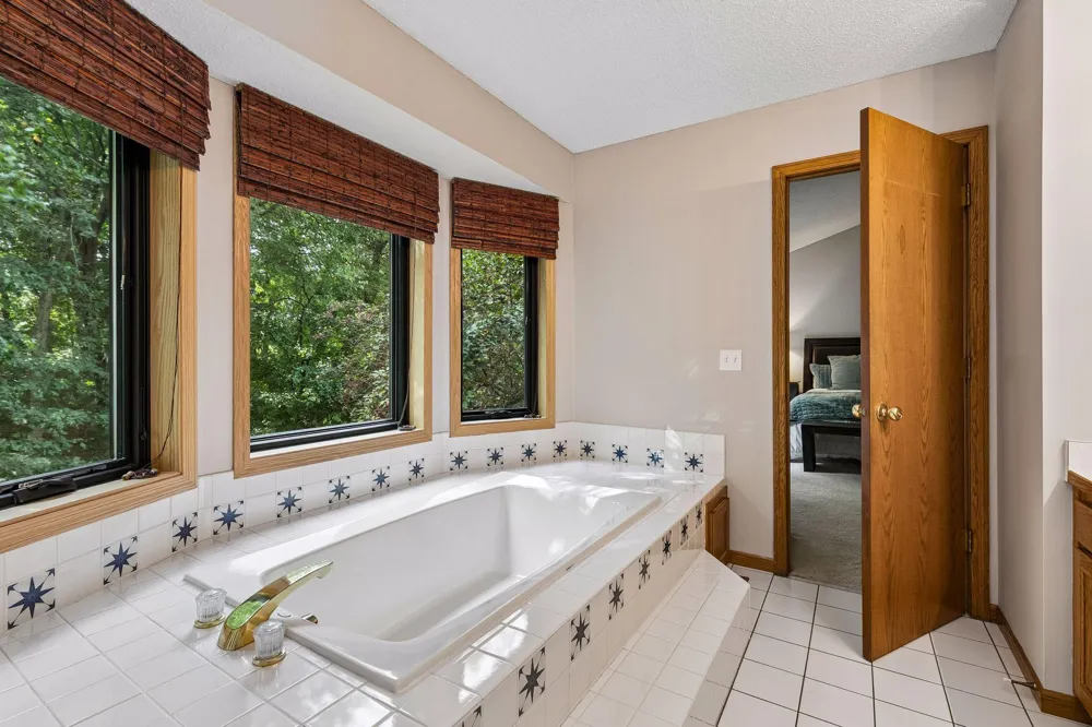 10460 170th Street W Lakeville, MN 55044