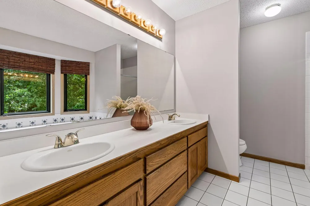 10460 170th Street W Lakeville, MN 55044