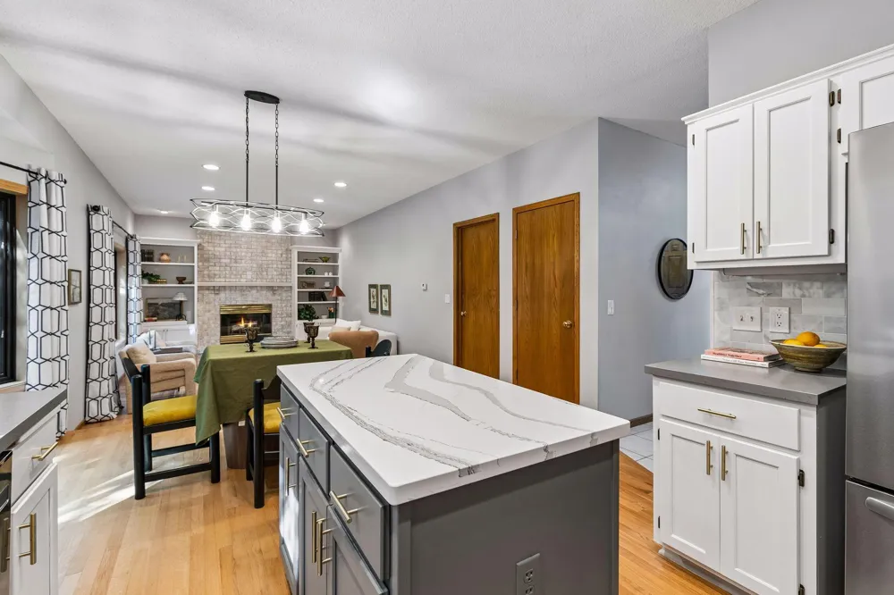 10460 170th Street W Lakeville, MN 55044