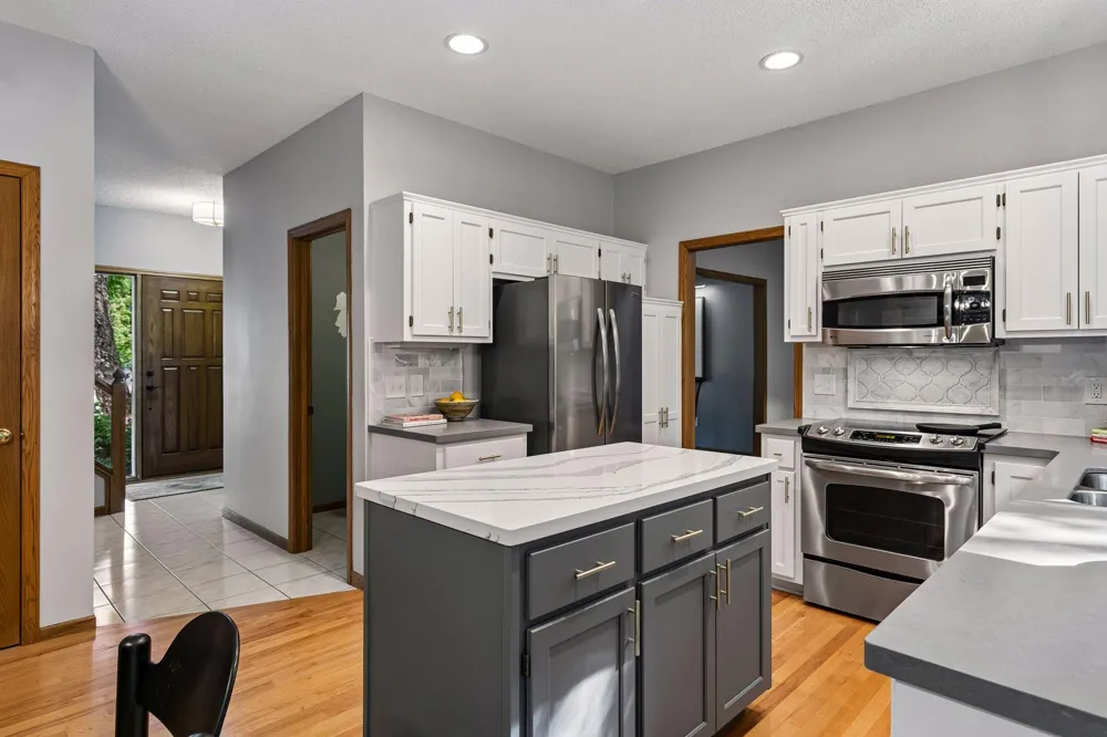 10460 170th Street W Lakeville, MN 55044