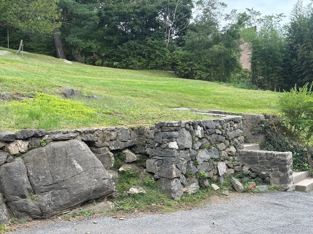 245 W. Glenville Road Greenwich, CT 06831