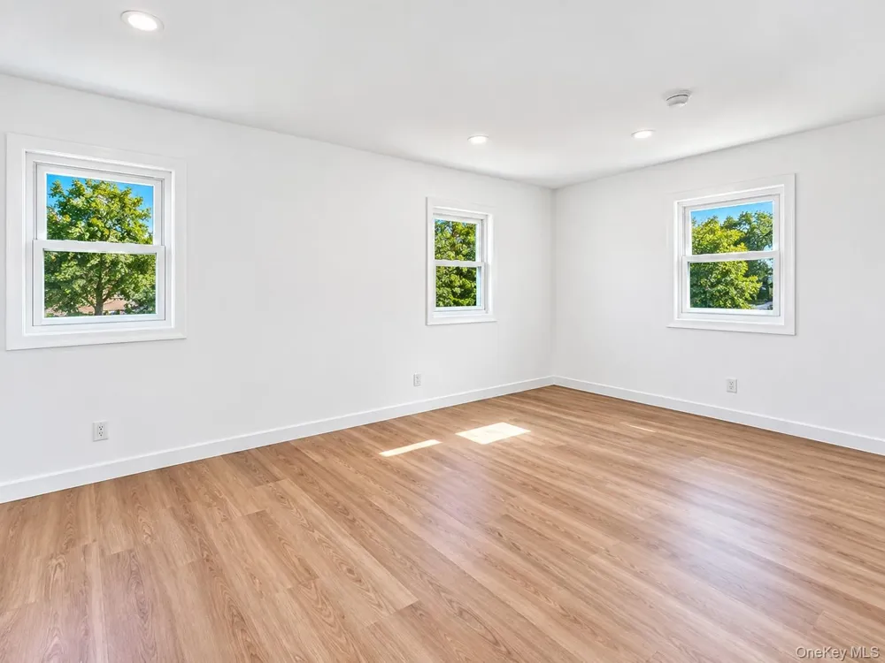 444 Avondale Drive Shirley, NY 11967