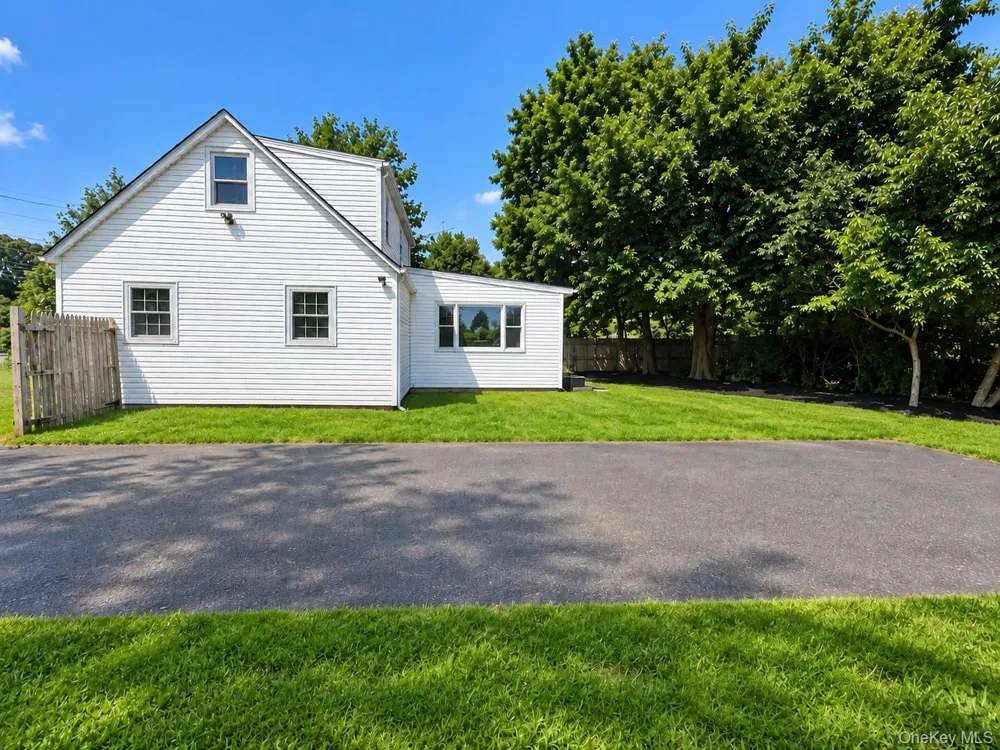 444 Avondale Drive Shirley, NY 11967