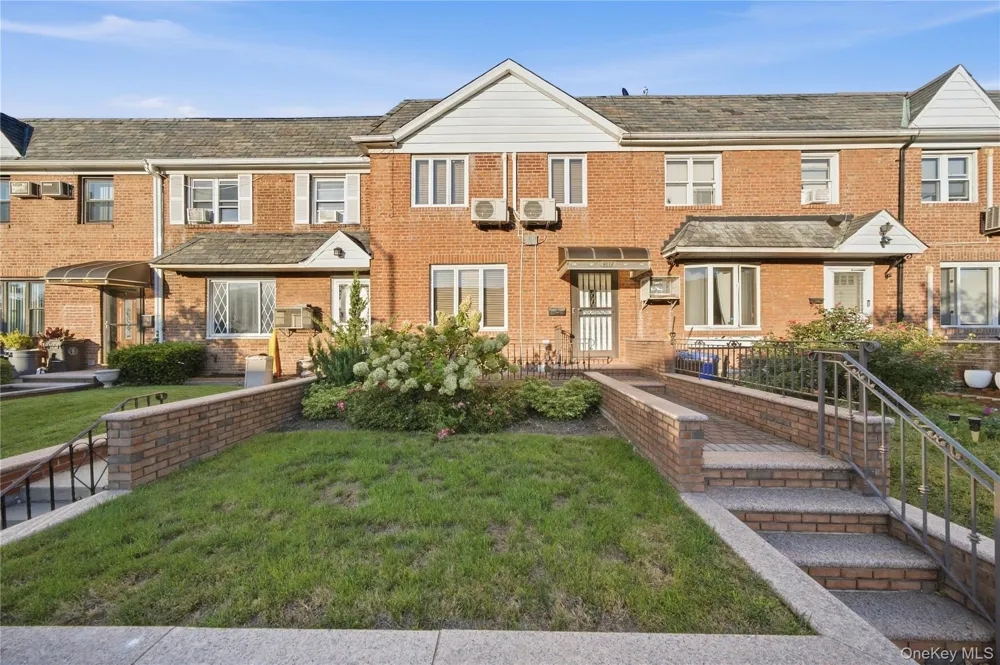 61-17 81st Street Middle Village, NY 11379