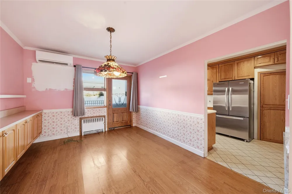 61-17 81st Street Middle Village, NY 11379