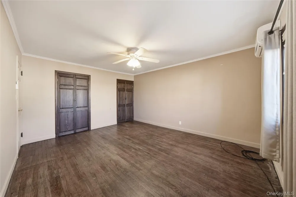 61-17 81st Street Middle Village, NY 11379