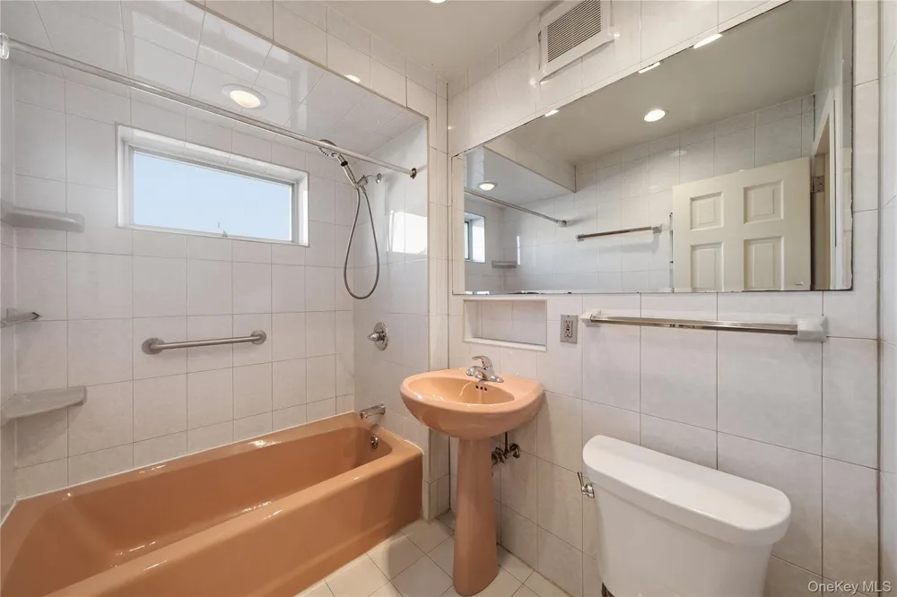 61-17 81st Street Middle Village, NY 11379