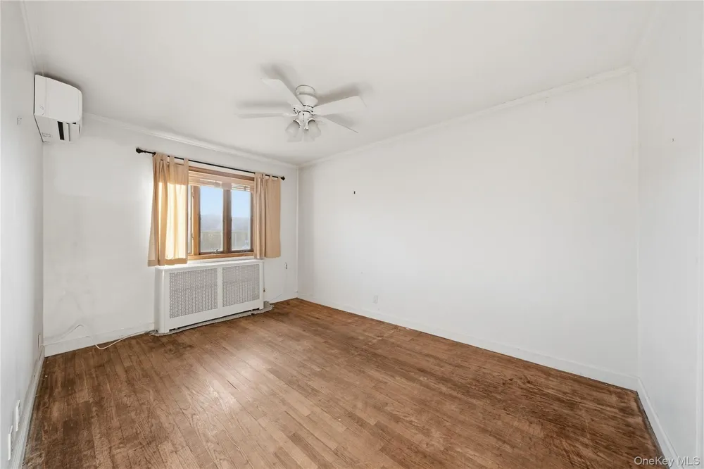 61-17 81st Street Middle Village, NY 11379