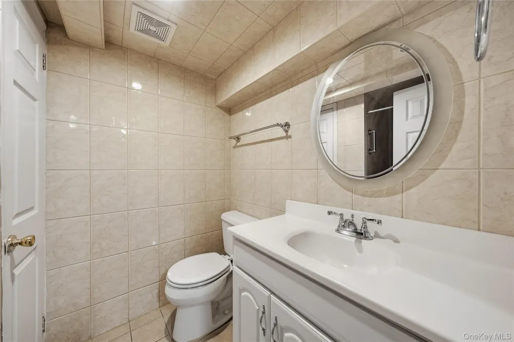 61-17 81st Street Middle Village, NY 11379