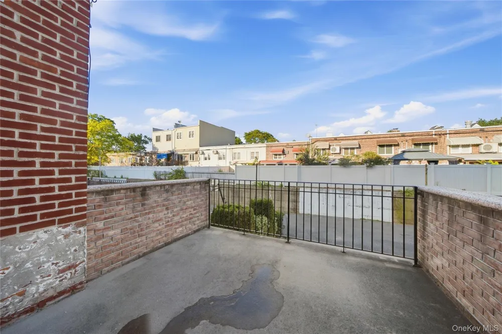 61-17 81st Street Middle Village, NY 11379