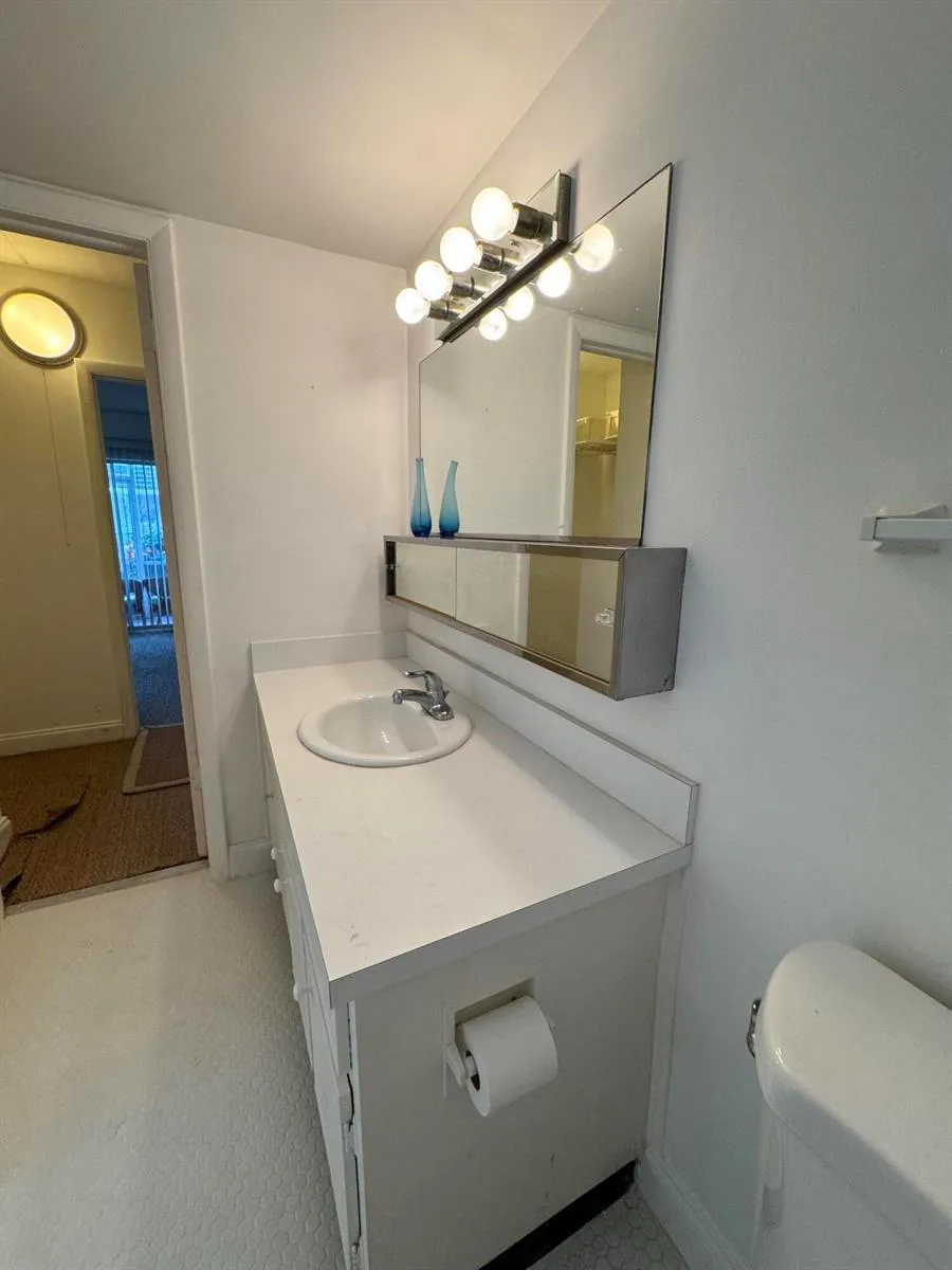 4500 FLAGLER DRIVE #D2 West Palm Beach, FL 33407
