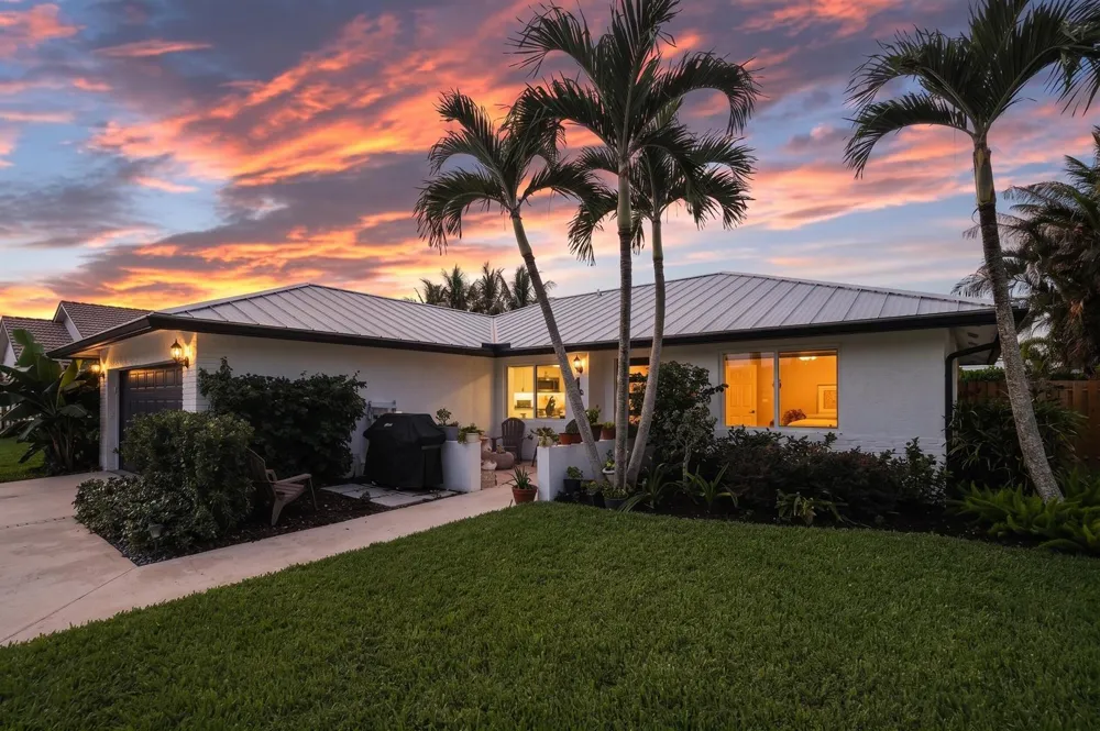 129 Stillwater Circle Jupiter, FL 33458