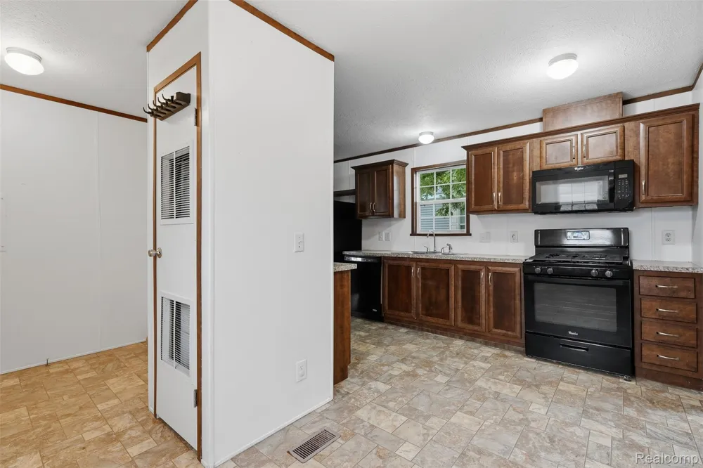 29691 Carousel Street Novi City, MI 48377