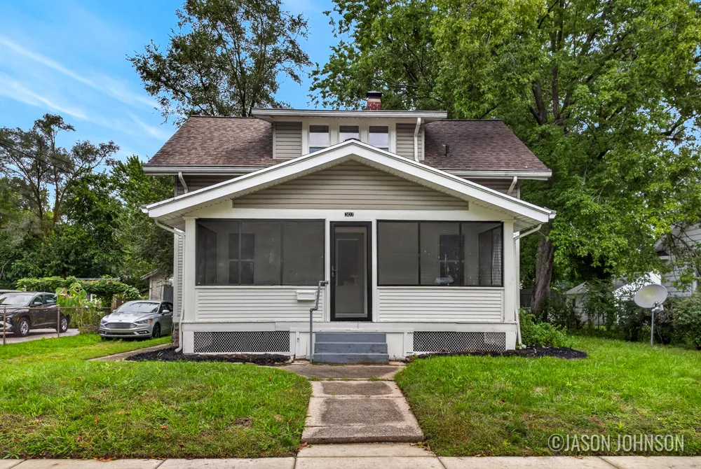 307 Ridgewood Street SE Kentwood City, MI 49548