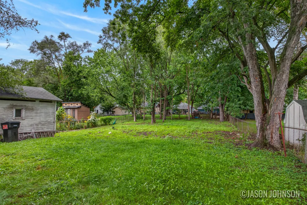 307 Ridgewood Street SE Kentwood City, MI 49548