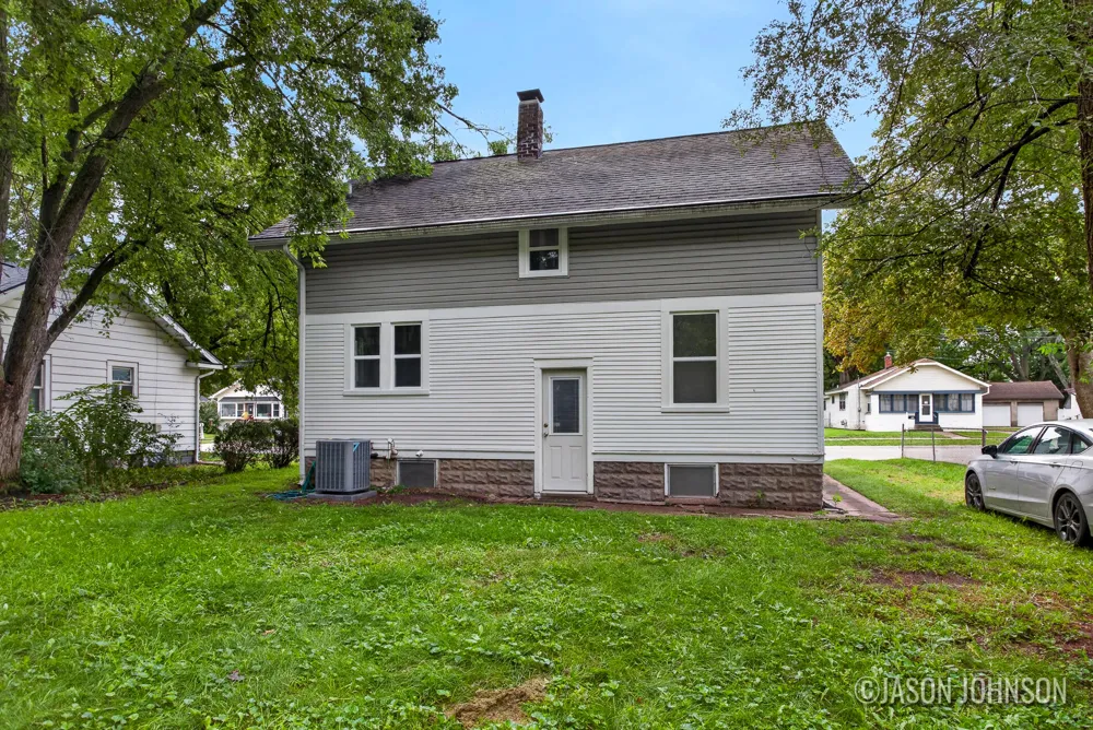 307 Ridgewood Street SE Kentwood City, MI 49548
