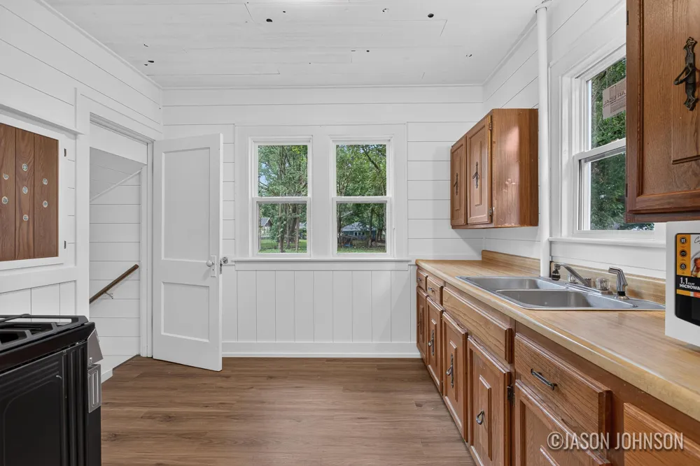 307 Ridgewood Street SE Kentwood City, MI 49548