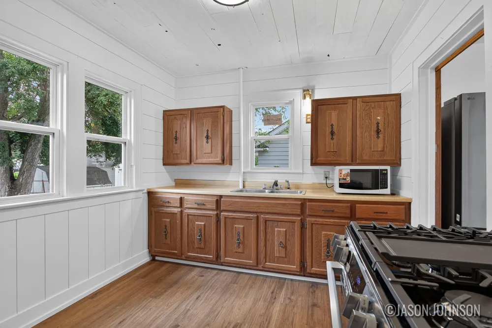 307 Ridgewood Street SE Kentwood City, MI 49548