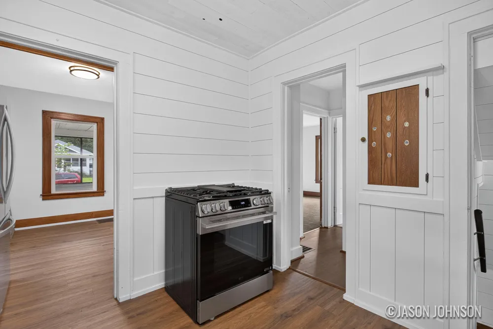 307 Ridgewood Street SE Kentwood City, MI 49548
