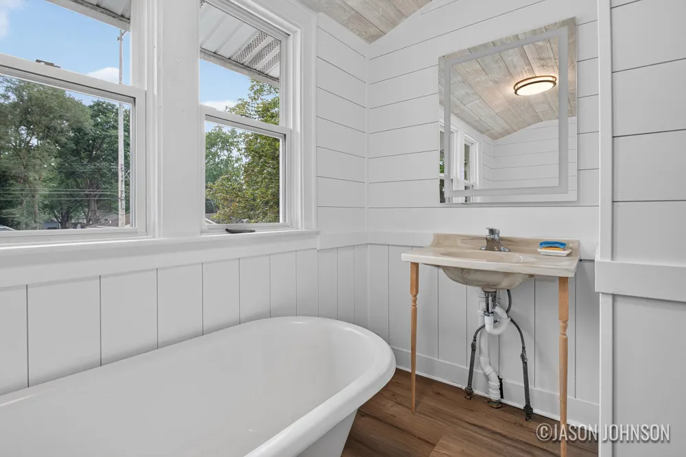 307 Ridgewood Street SE Kentwood City, MI 49548