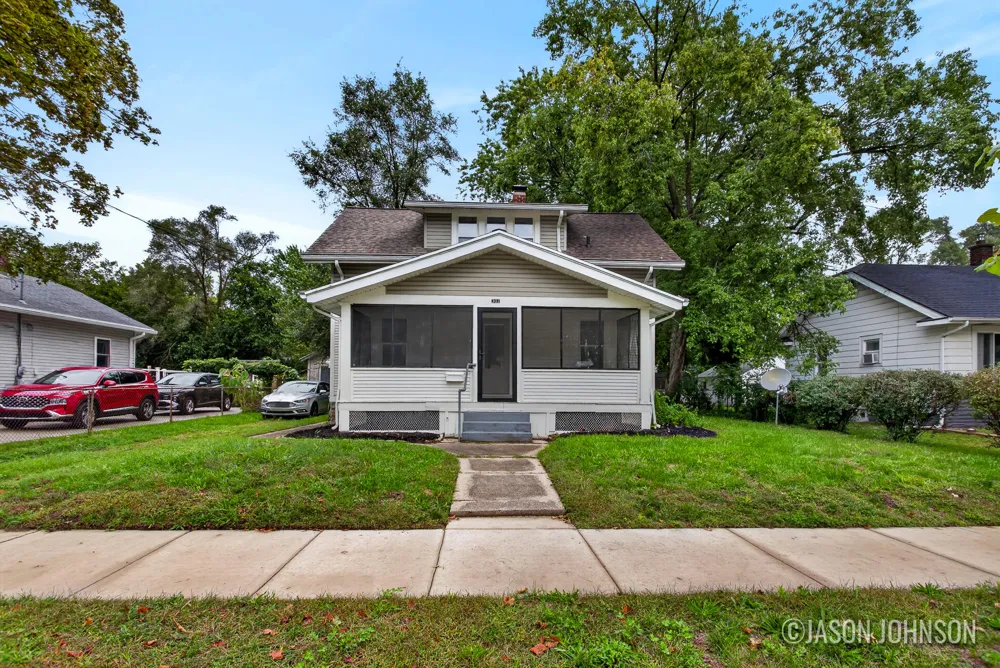 307 Ridgewood Street SE Kentwood City, MI 49548