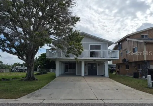17603 1ST STREET E St Petersburg, FL 33708