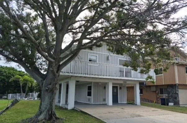 17603 1ST STREET E St Petersburg, FL 33708