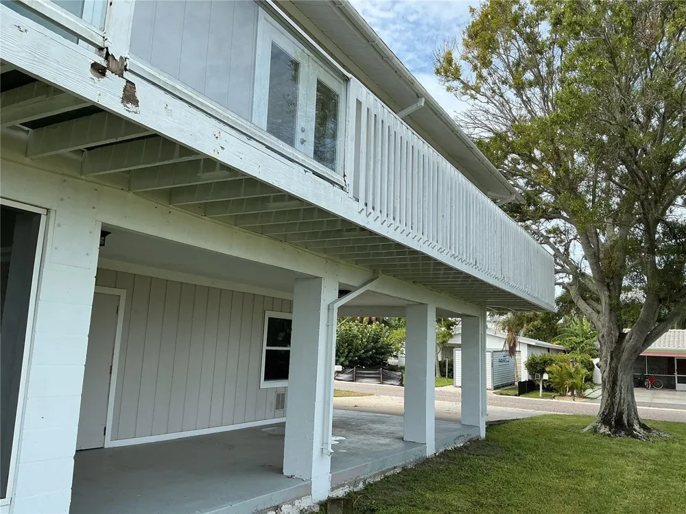 17603 1ST STREET E St Petersburg, FL 33708