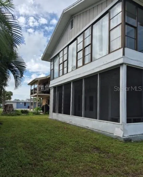 17603 1ST STREET E St Petersburg, FL 33708
