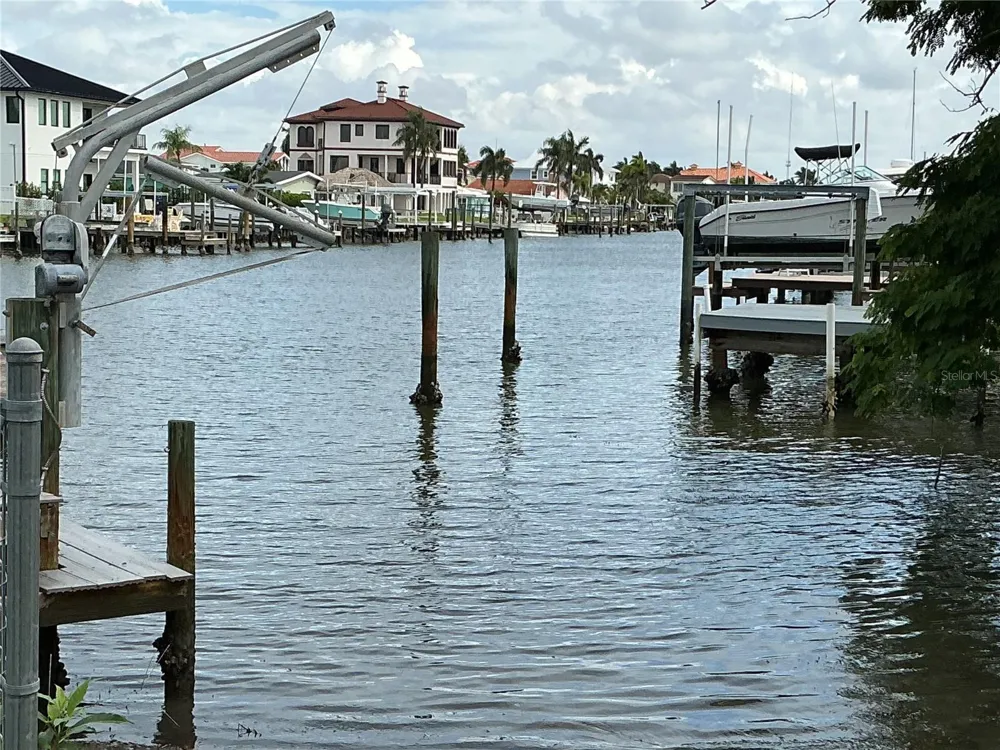 17603 1ST STREET E St Petersburg, FL 33708