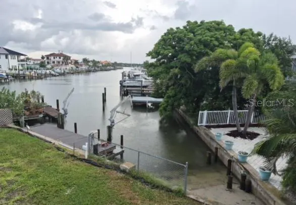 17603 1ST STREET E St Petersburg, FL 33708