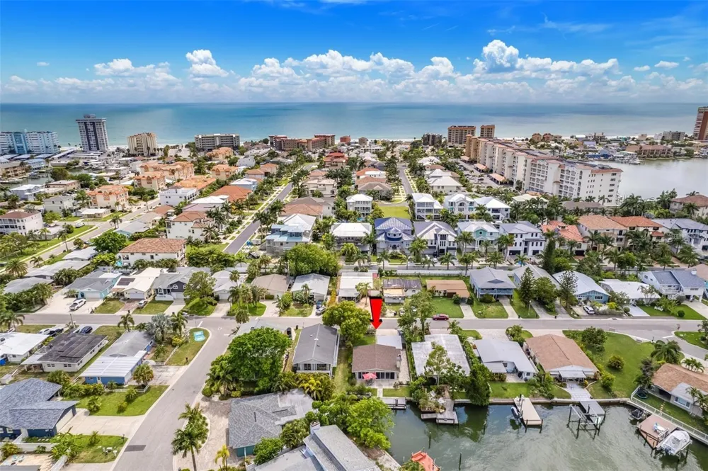 17603 1ST STREET E St Petersburg, FL 33708