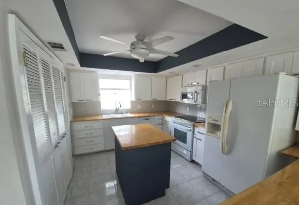 17603 1ST STREET E St Petersburg, FL 33708