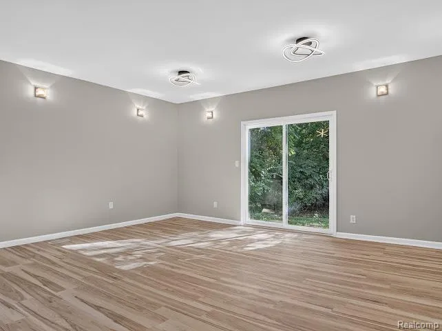 8564 Windsor Court Superior Charter Township, MI 48198