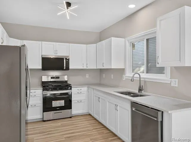 8564 Windsor Court Superior Charter Township, MI 48198