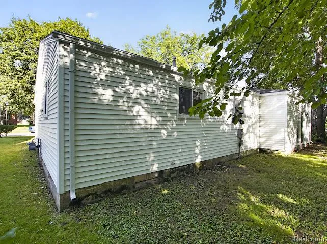8564 Windsor Court Superior Charter Township, MI 48198