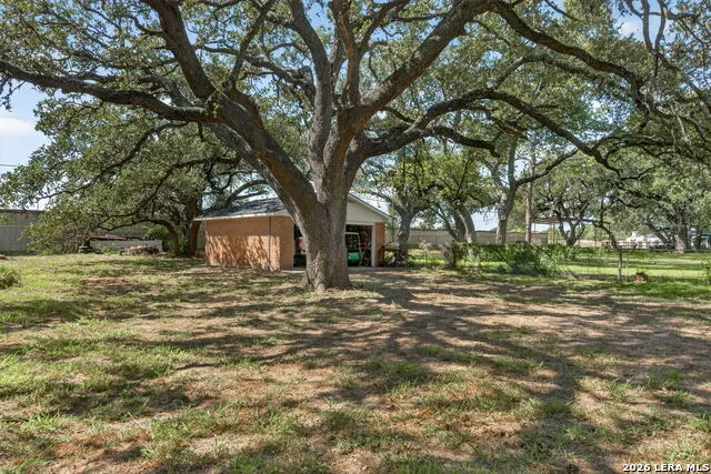 1205 YELLOWSTONE ST Pleasanton, TX 78064