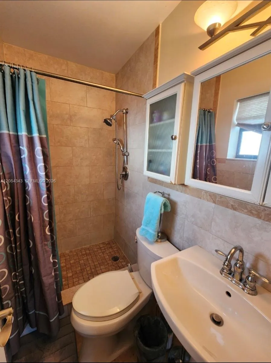 130 E 35th St Hialeah, FL 33013