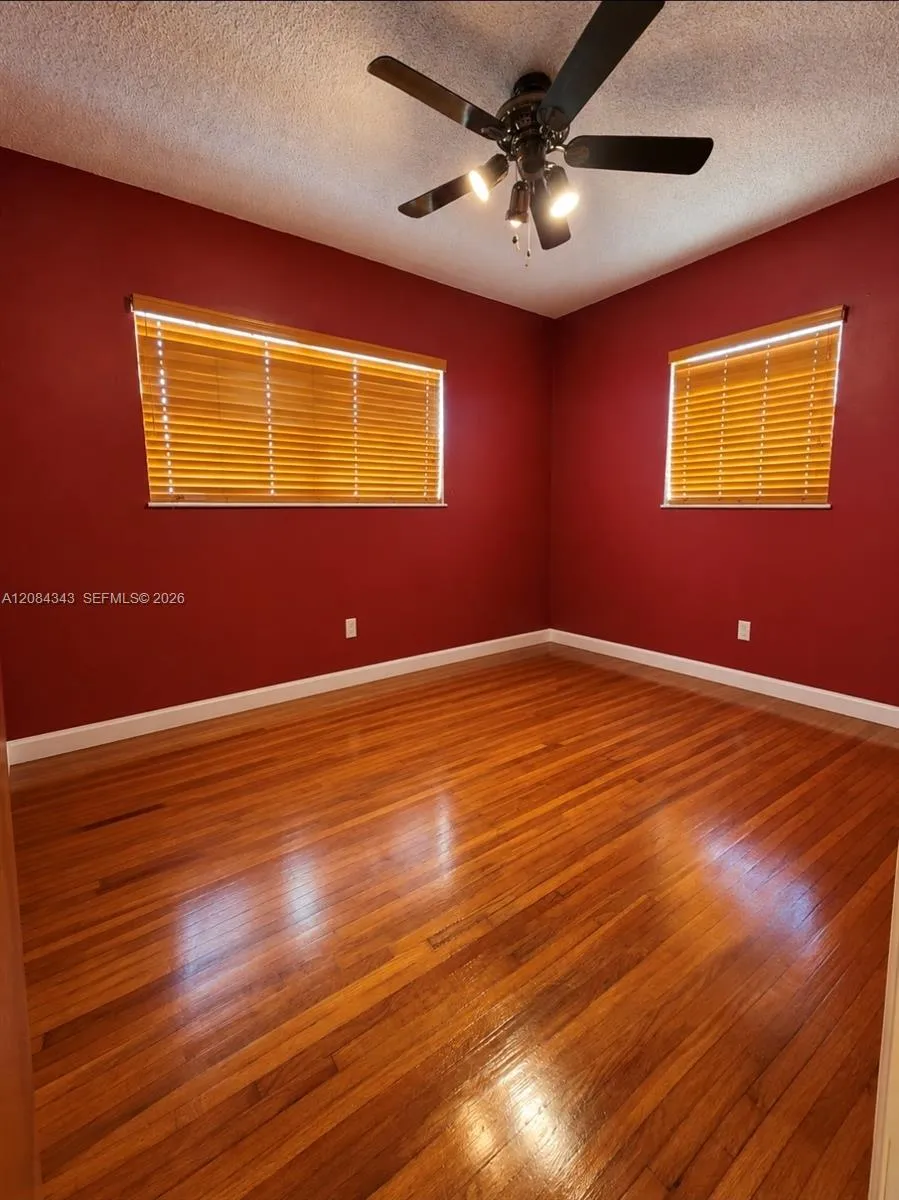130 E 35th St Hialeah, FL 33013