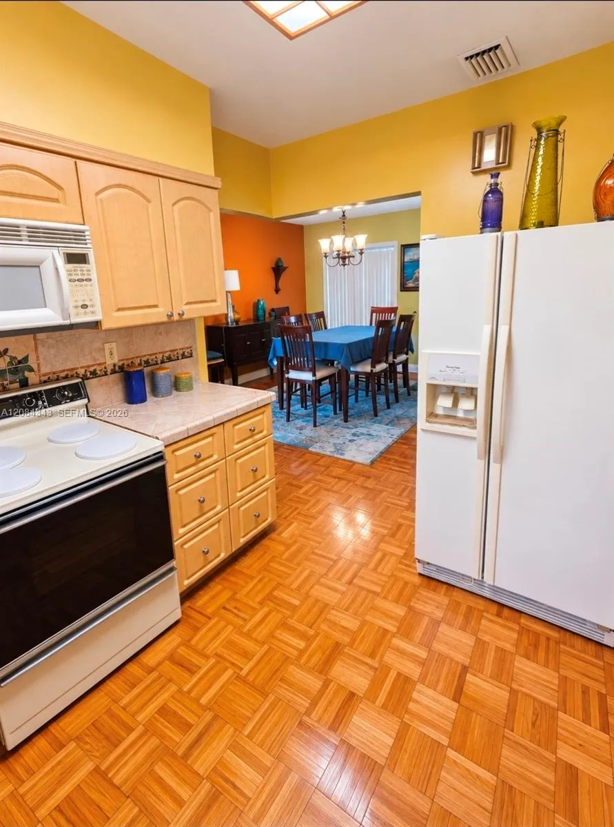 130 E 35th St Hialeah, FL 33013
