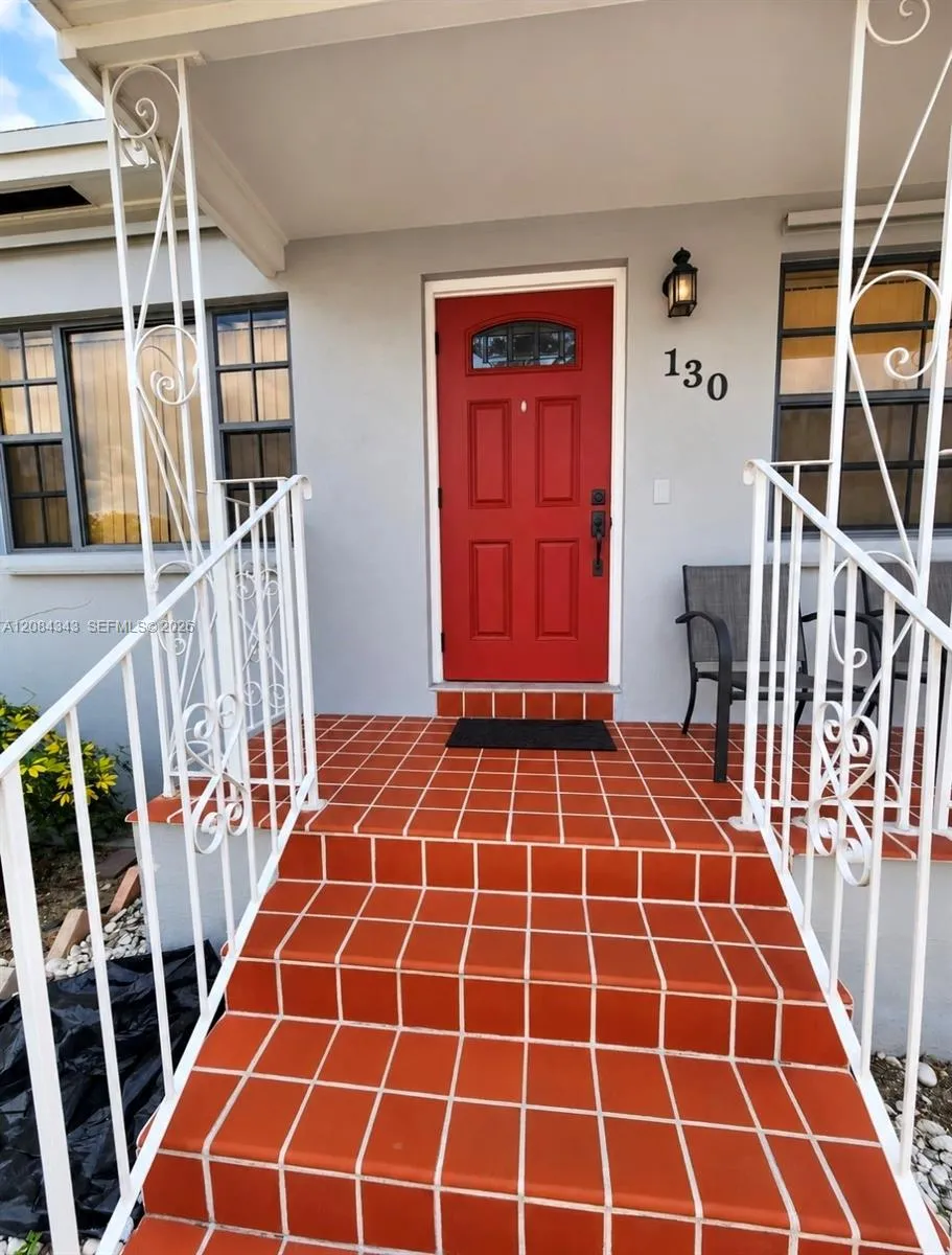 130 E 35th St Hialeah, FL 33013