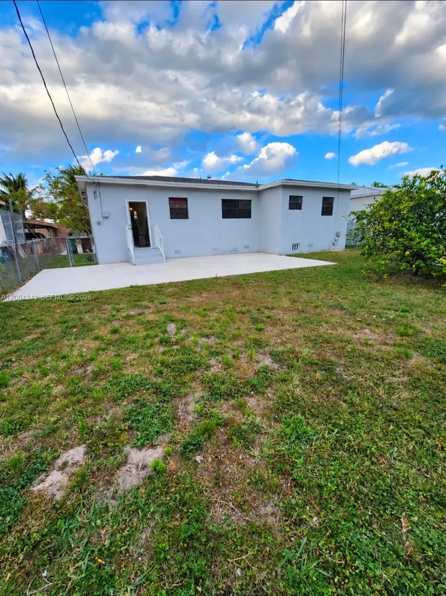 130 E 35th St Hialeah, FL 33013