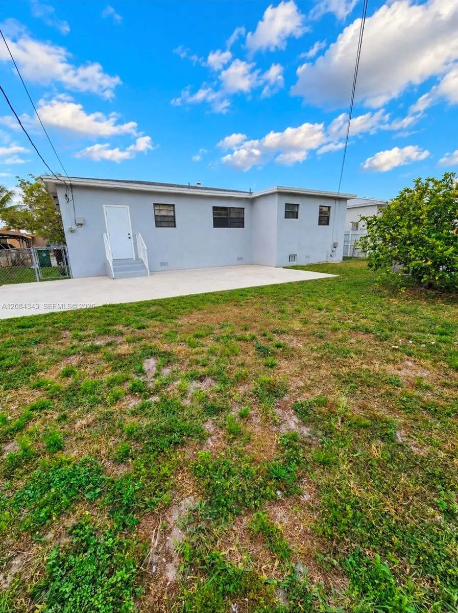 130 E 35th St Hialeah, FL 33013