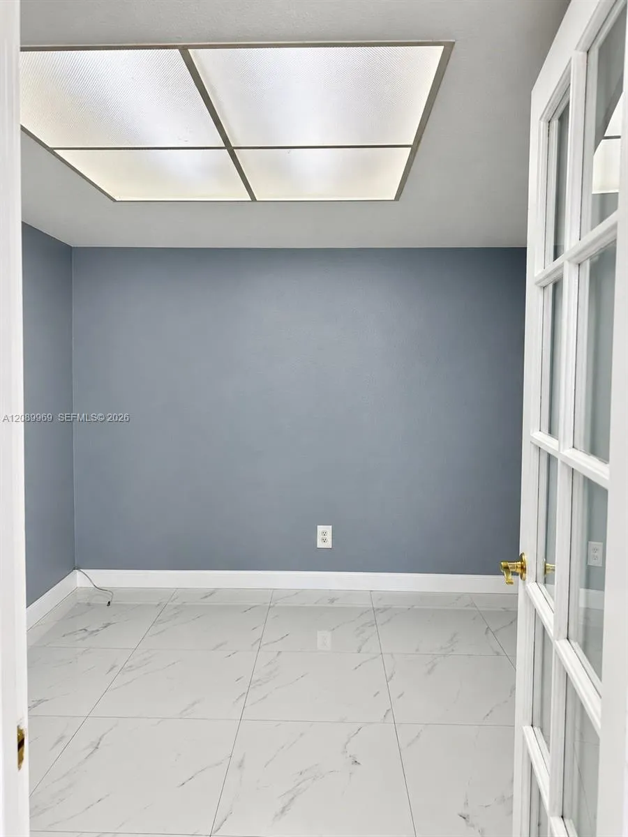 18310 NW 85th Ave Hialeah, FL 33015