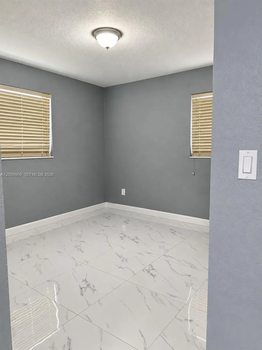 18310 NW 85th Ave Hialeah, FL 33015