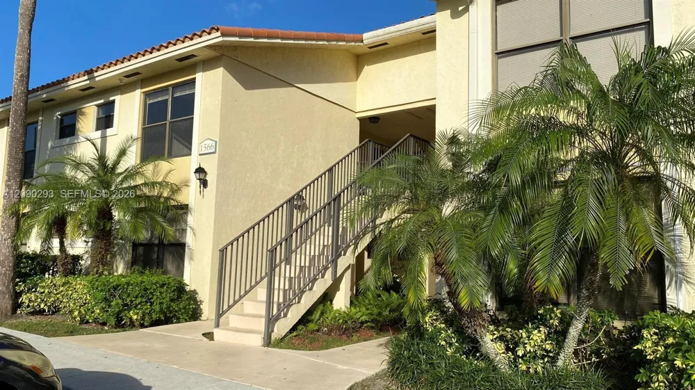 1566 Lake Crystal Dr #E West Palm Beach, FL 33411