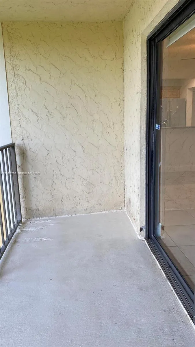 1566 Lake Crystal Dr #E West Palm Beach, FL 33411