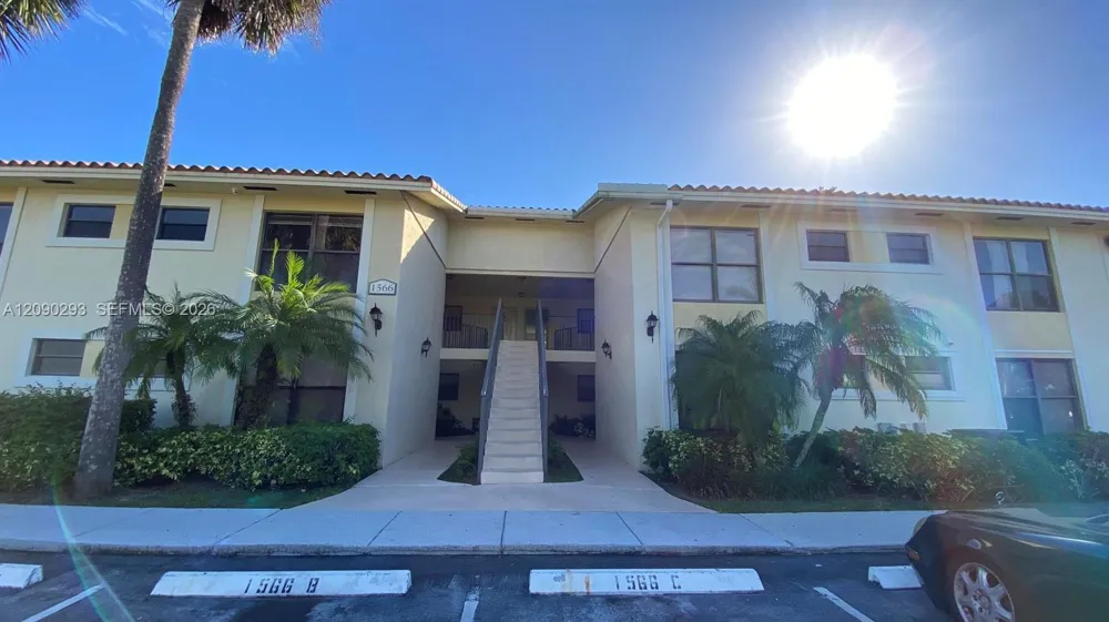 1566 Lake Crystal Dr #E West Palm Beach, FL 33411